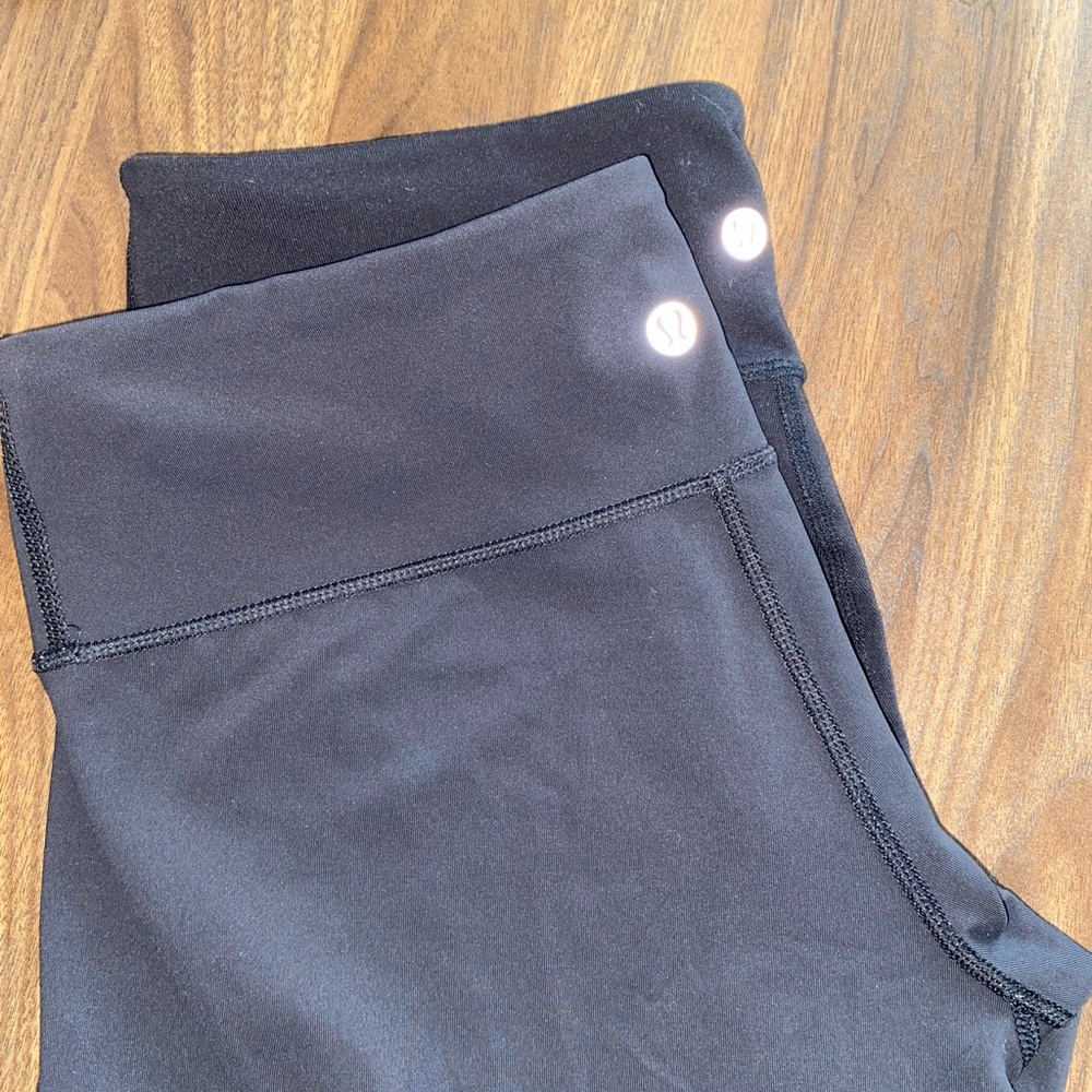 Lululemon Calf leggings, size 8!